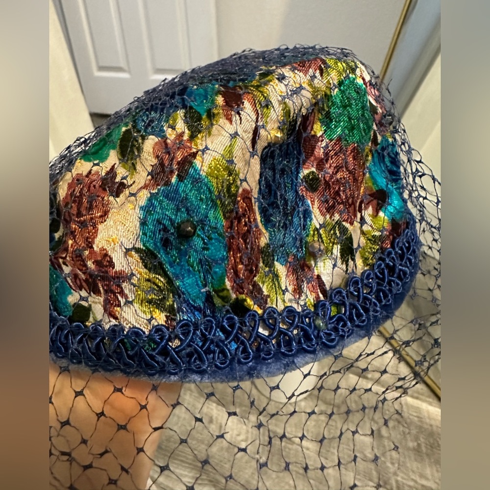 Vintage colorful hats - Picture 5 of 5